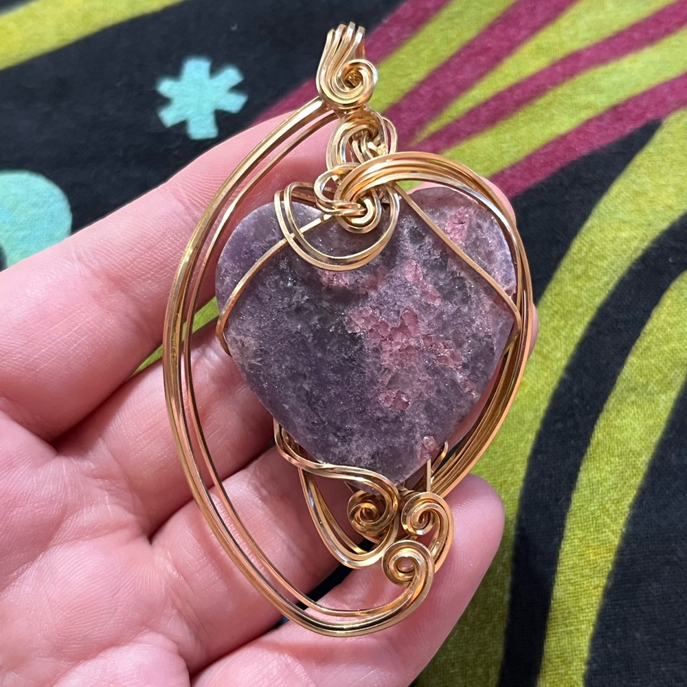 Vintage Artisan Pink Gemstone Heart Gold Tone Metal Wire Wrapped Pendant